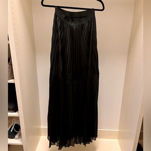 Long pleated maxi skirt